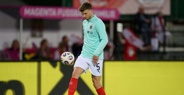 Stefan Posch beim Aufwärmen vor einem Länderspiel.