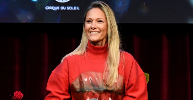 Helene Fischer/ Helene Fischer  lächelt bei einem öffentlichen Auftritt; die Schlagersängerin wird aktuell mit einer eigenen Helene Fischer-Barbie geehrt.