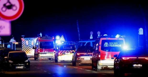 Ebola-Patient Deutschland: Feuerwehr und Polizei sichern Transport zur Charité in Berlin unter höchsten Sicherheitsmaßnahmen