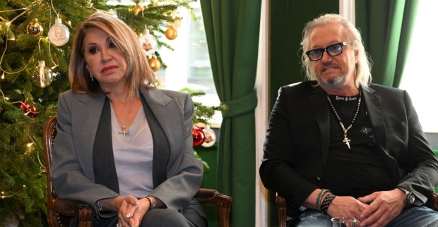 Carmen Geiss und Robert Geiss sprechen nach dem Horror-Flug der Geissens über die dramatischen Turbulenzen während des Unwetters über Deutschland.