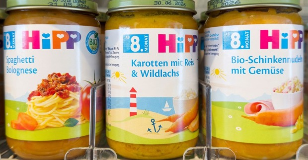 Hipp Babynahrung Gläser im Supermarktregal Symbolbild Rattengift Ermittlungen Verdächtiger ehemaliger Mitarbeiter