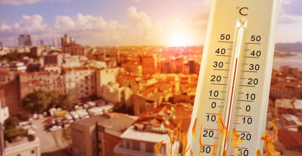 Hitzewelle Spanien Stadt Thermometer 40 Grad Hitze Europa Pfingsten Temperaturen Afrika Hitzeglocke