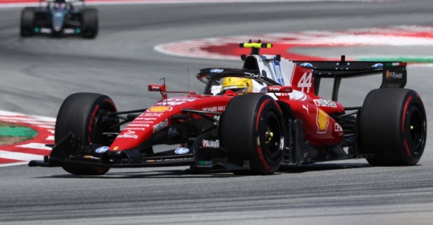 Lewis Hamilton im Ferrari in Barcelona.