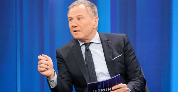 Armin Wolf im Studio, der ZiB2-Moderator hat mit scharfer Kritik an Eva Schütz für Wirbel im ORF gesorgt.