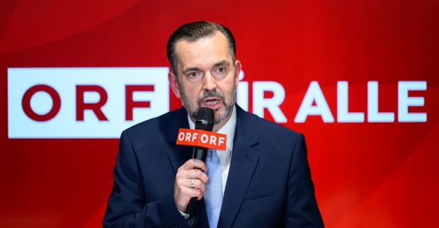 Clemens Pig ORF Generaldirektor Pressekonferenz Mikrofon ORF Logo