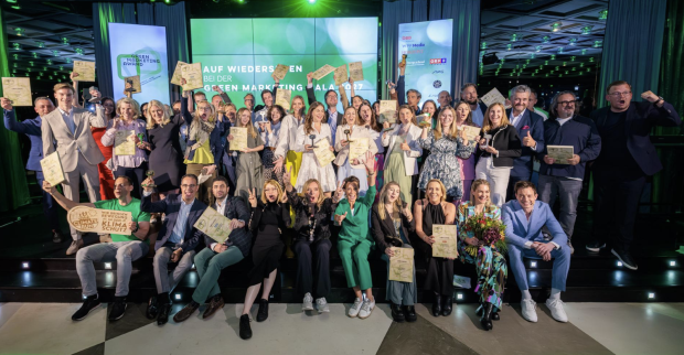 Gruppenbild der Veranstalter und aller Sieger des Green Marketing Award 2026