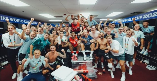 Kabinenparty Österreich Nationalteam nach 3:3 gegen Algerien bei der WM 2026 Spieler jubeln ausgelassen im Teamraum