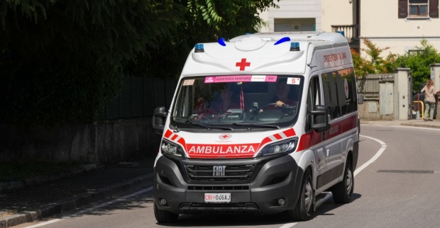 Die Rettung in Italien bietet Soforthilfe an, Symbolbild für den Unfall von Peter Runggaldier.
