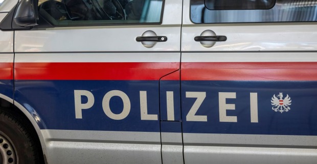 Außenansicht eines Wagens der Wiener Polizei