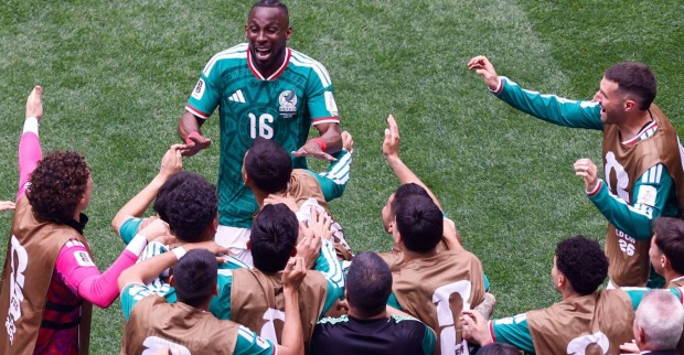 Julian Quinones jubelt über seinen Treffer bei der WM 2026 für Mexico gegen Südafrika