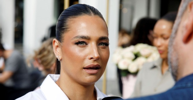 Amira Aly bei einem öffentlichen Auftritt. Die schwangere Moderatorin sprach zuletzt offen über schlechte Blutwerte, Eisenmangel und ihre Schwangerschaft.