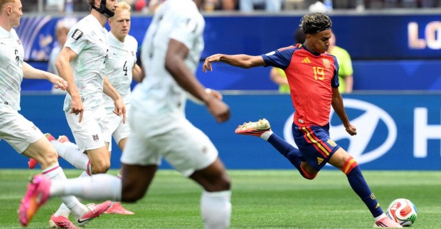 Lamine Yamal während des WM-Spiels Spaniens gegen Österreich
