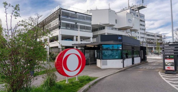 ORF-Zentrale in Wien: Außenansicht des ORF-Gebäudes am Küniglberg, wo Herbert Prohaskas skurriler TV-Moment während der WM 2026 für Diskussionen sorgte.