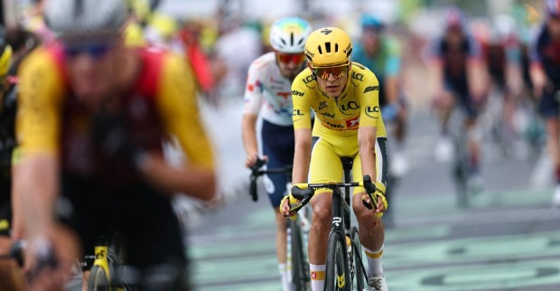 Torstein Traeen im Gelben Trikot bei der Tour de France nach überstandenem Krebs und Übernahme der Gesamtführung
