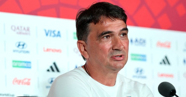 Zlatko Dalić bei einer Pressekonferenz der kroatischen Nationalmannschaft. Der langjährige Nationaltrainer kündigt nach fast neun erfolgreichen Jahren seinen Abschied an.