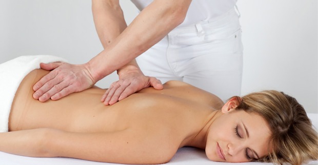 Frau bei der Massage | Credit: Marie Rambauske