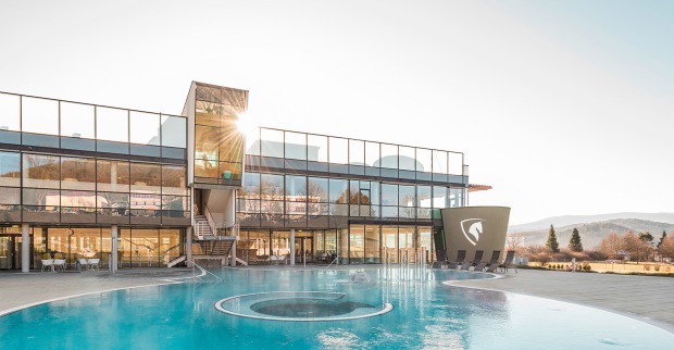 Hotel &amp; Therme NOVA von außen | Credit: Hotel &amp; Therme NOVA/Die Abbilderei