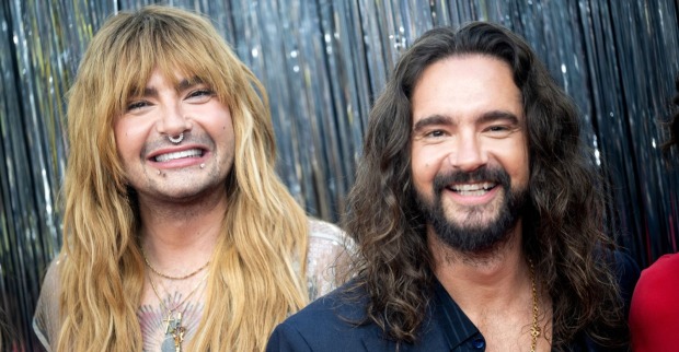 Bill und Tom Kaulitz gemeinsam – die Kaulitz-Brüder treten zusammen in einem „Love Is Blind“-Dating-Format auf.
