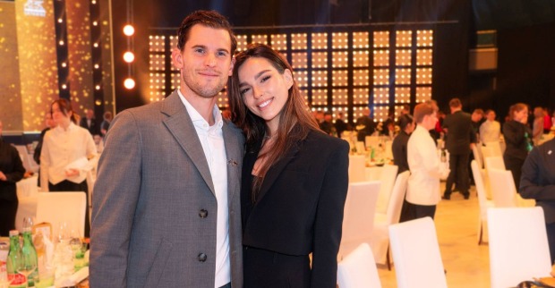 Dominic Thiem und Lili Paul-Roncalli zeigen sich gemeinsam bei einer Veranstaltung.