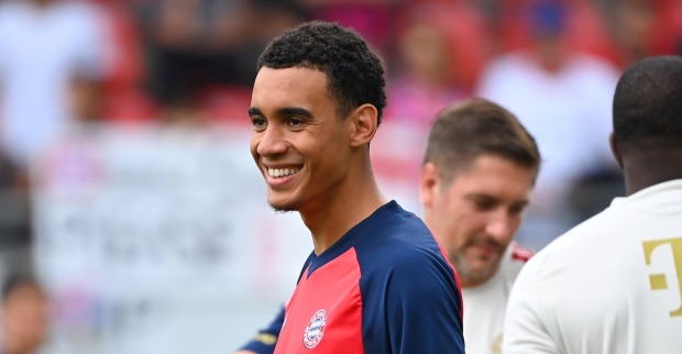 Jamal Musiala sackte gegen Heidenheim zum zweiten Mal binnen weniger Tage auf dem Platz zusammen.