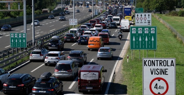 Mega Stau Kroatien: Ferienverkehr legt Balkanrouten lahm.
