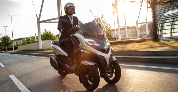 Mann unterwegs auf seiner Piaggio | Credit: Piaggio
