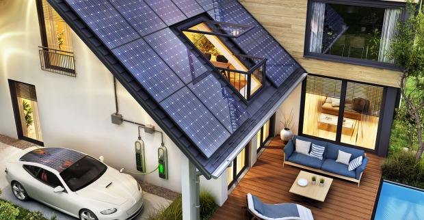 Solaranlage am Dach |  Credit: SL F. Lueflight/iStock.com