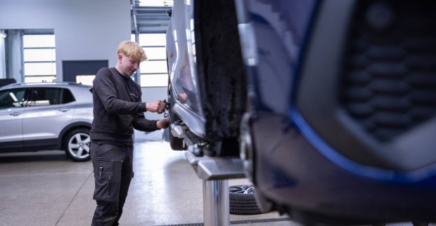 Lehrling bei der Arbeit | Credit: Kneidinger Center