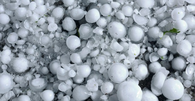 Hagelunwetter in Voitsberg: Bis zu fünf Zentimeter große Hagelkörner sind am Mittwoch über Teilen der Steiermark niedergegangen.