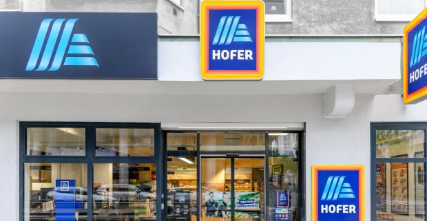 Außenansicht einer Hofer-Filiale