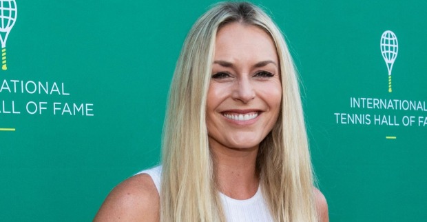 Lindsey Vonn lächelt bei einem Termin im Rahmen der US Open in New York in die Kamera.