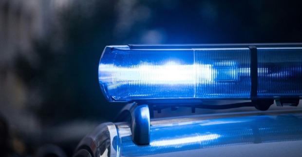 Blaulicht eines Polizeiautos. Die Polizei ermittelt nach Vorfällen im Grünangerpark in Graz.