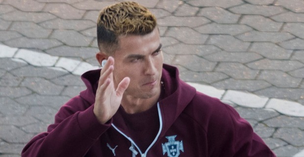 Cristiano Ronaldo hat das Teamcamp vor dem Spiel gegen Dänemark verlassen.