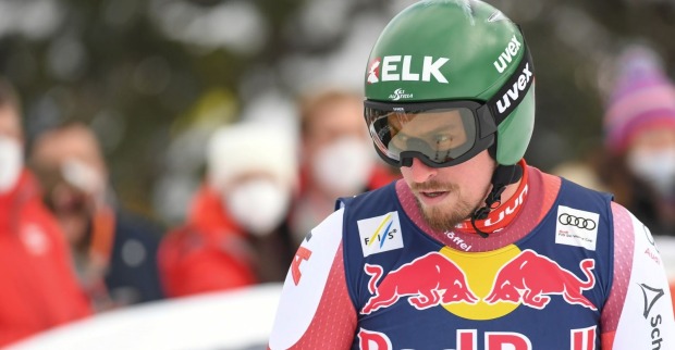 Max Franz steht im Zielraum der Abfahrt von Kitzbühel