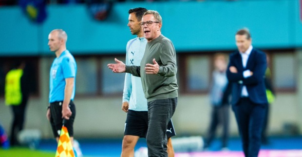 Ralf Rangnick am Spielfeldrand.