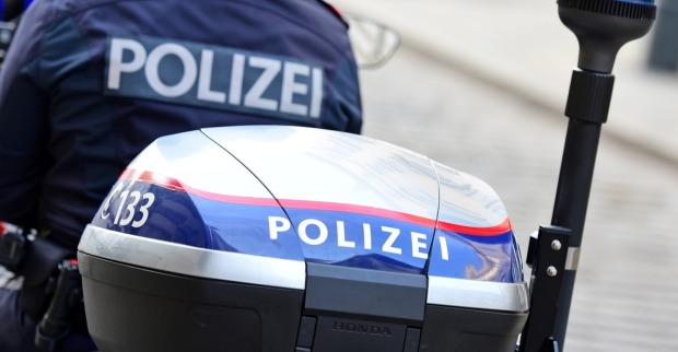 Der Führerschein wurde vorläufig abgenommen, das Auto vorläufig beschlagnahmt.
