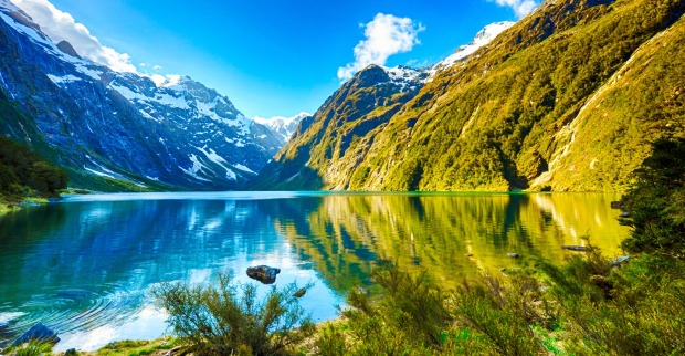 See und Berge in Neuseeland | Credit: iStock.com/Fyletto