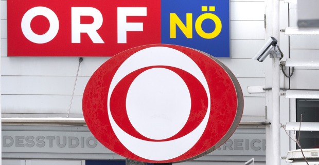 Logo und Schriftzug des ORF-Niederösterreich am Gebäude der Rundfunkanstalt