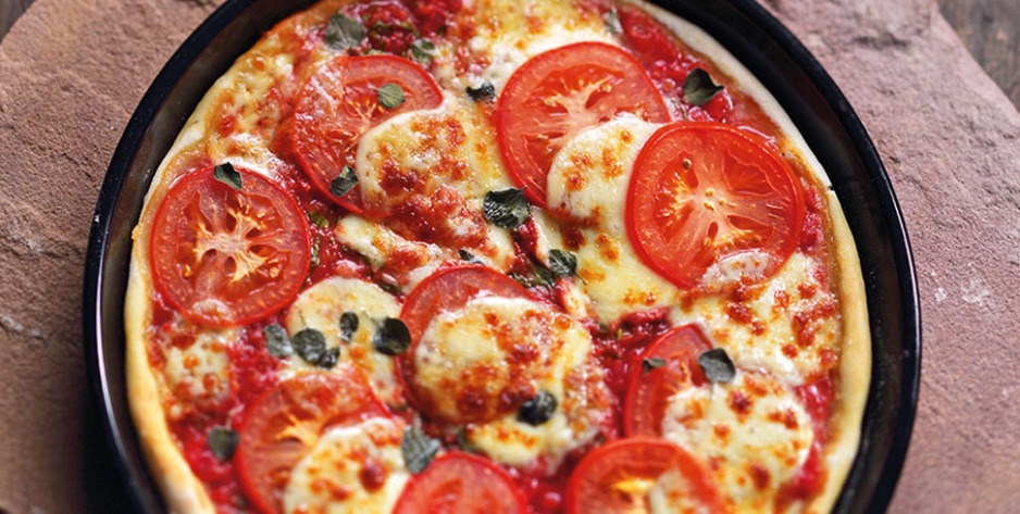 Self-Made: Pizza Tomate Mozarella | weekend.at